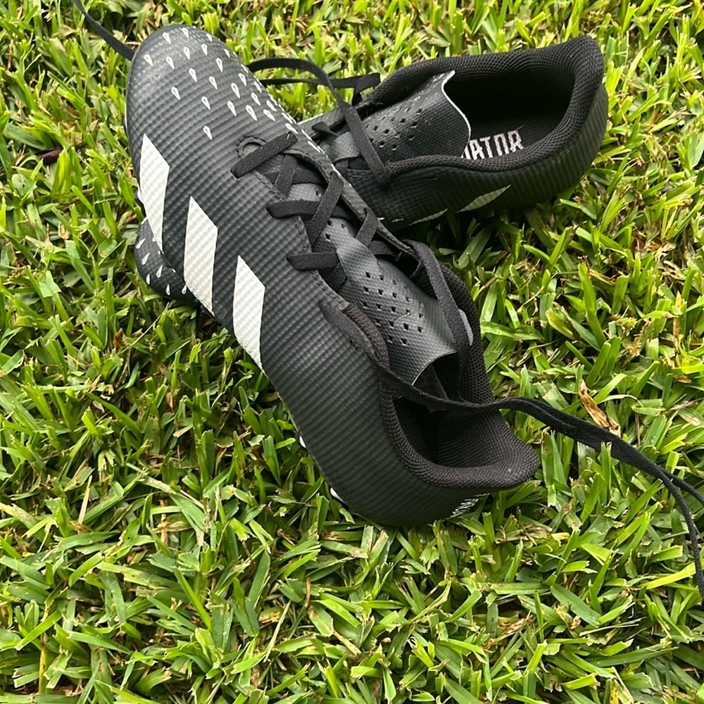 Adidas Men's Black Predator Soccer Shoes